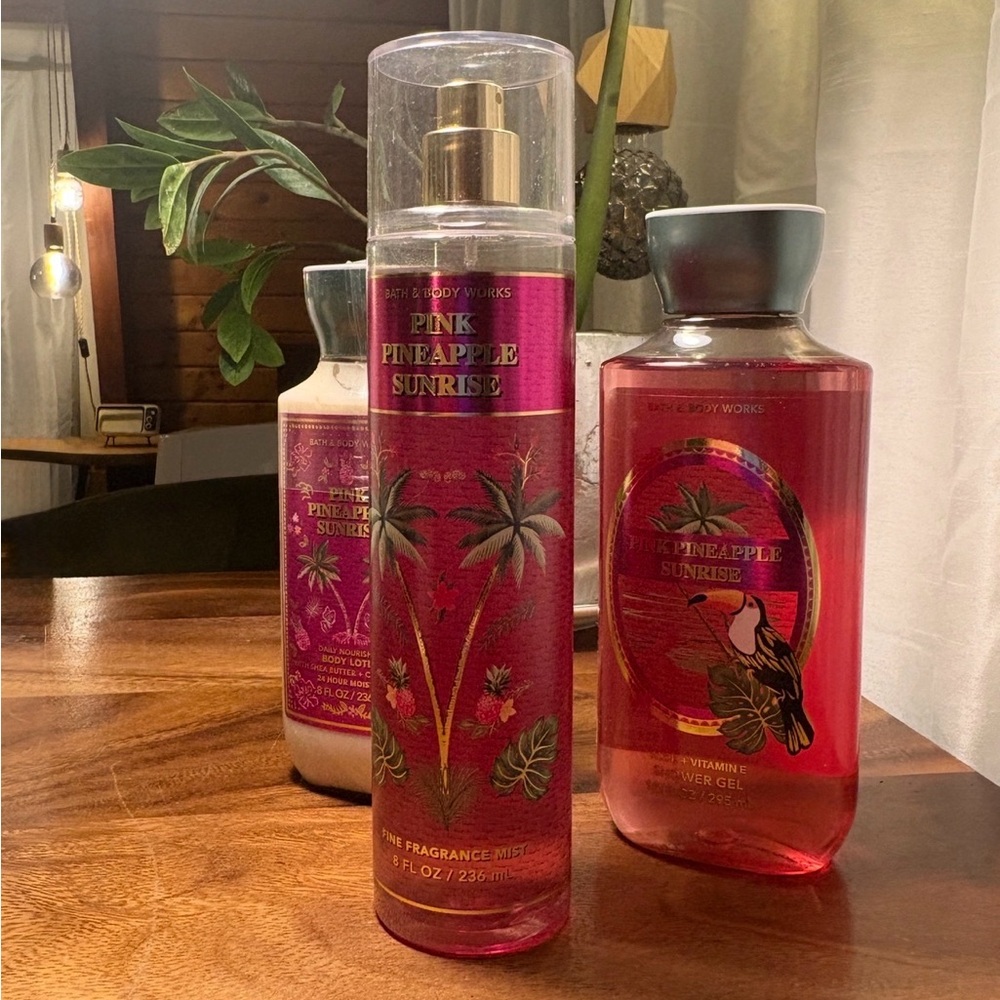 Bath & Body Works Pink Pineapple Sunrise Three Piece Set Gift Set Works‎ NEW - Picture 4 of 6